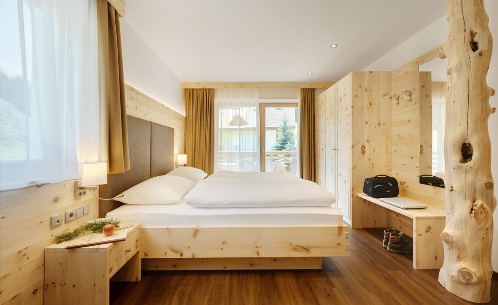 Alpin Stile Hotel Laion Chambre photo